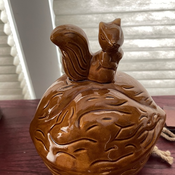 Vintage squirrel nut bowl. - Picture 2 of 6